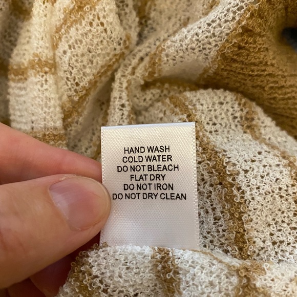 Molly Green short sleeve sweater - Picture 5 of 5